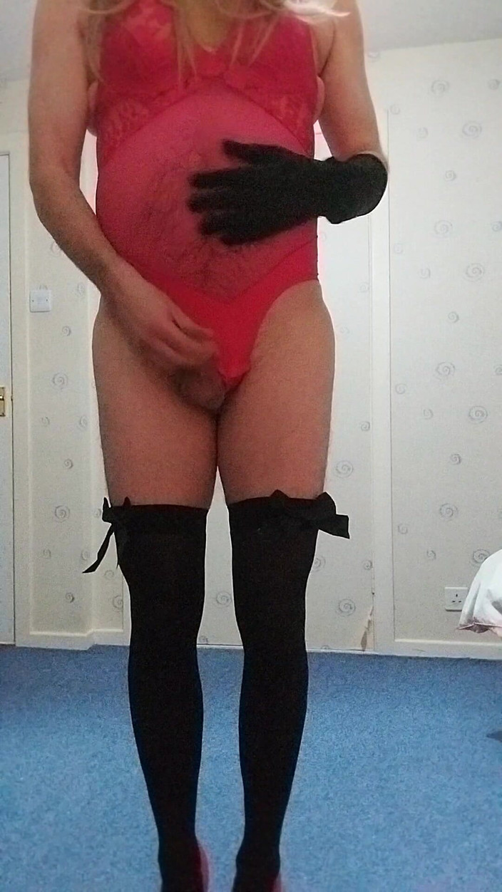 Cindy Belfast: Глотаю сперму хромаю на клитор сисси