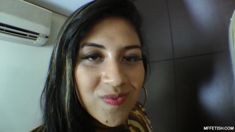 Sapphic Latinas: Tamparan siapa yang paling pegal?