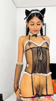 Lembu seksi bersedia untuk menggembirakan anda dan menawarkan susu kepada anda semasa kami mencetuskan keseronokan bersama