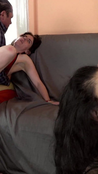 Pornocasting verandert in wilde anale groepseks