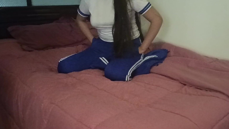 Astrid Cute: Üniversitenin en ateşli götlü kızı sikiyor ve beni boşaltıyor! (tam Video)