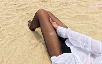 893 Black Cdr Pantyhose on the Sand