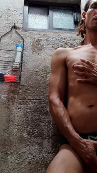 Ici, tu as ce que tu n’as pas, petite pute de mon cœur - Raba Erre Elle