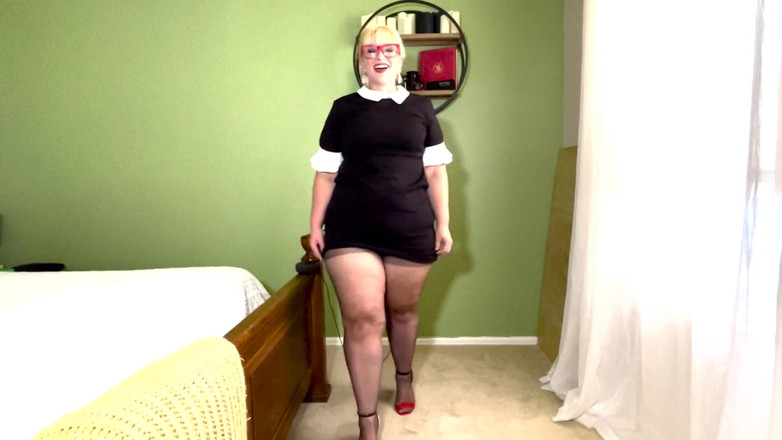 Alice Stoner: Sucia puta en medias de nylon maloliente en tu cara...