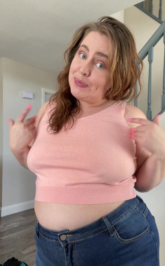 KinkyKatie: 我很高兴你看到今天的视频