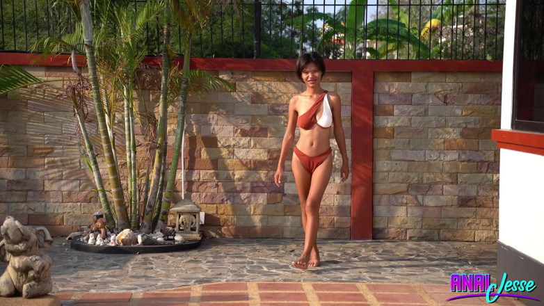 Jesse Thai: Asiatisches teen Schwimmen und Schnorcheln mit Glas-buttplug