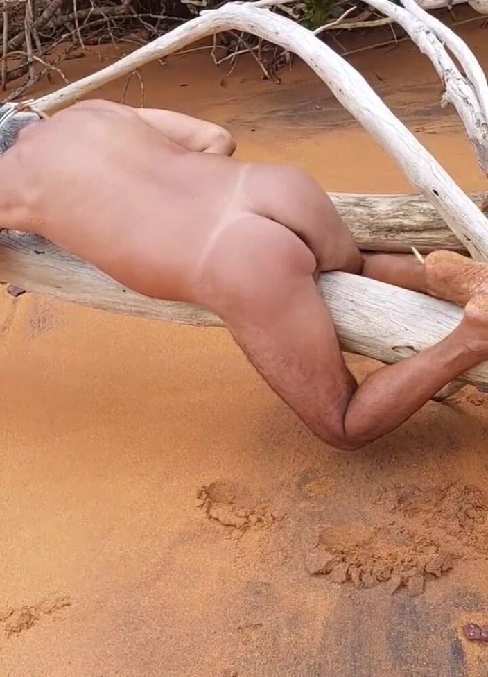 Ladysilvas: LadySilva голая на пляже иди трахни мою горячую задницу