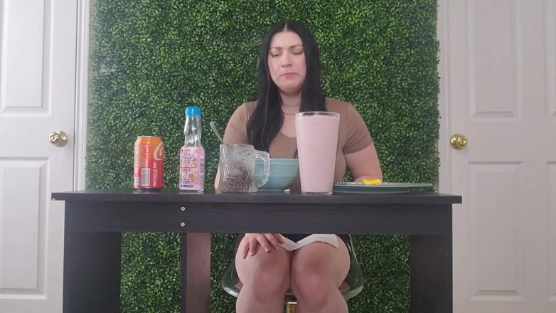 Julia Ryan: Gfe Mukbang ตดและระเบิด
