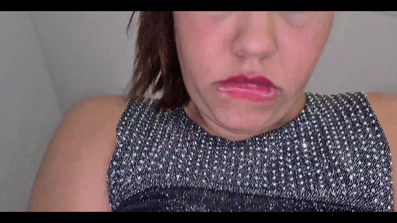 Pikaa6: 这是一个婊子在哥伦比亚，他们叫她凯利，她在夜总会工作。