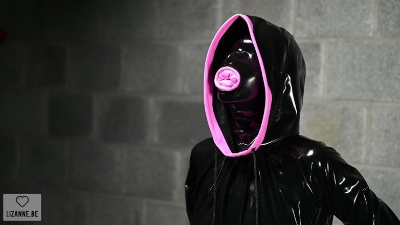Lizanne: Jumpsuit Condommask