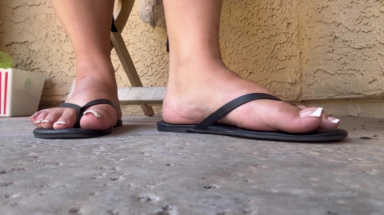 SofieeSoles: Siyah parmak arası terlikli klasik beyaz Fransız ipuçları