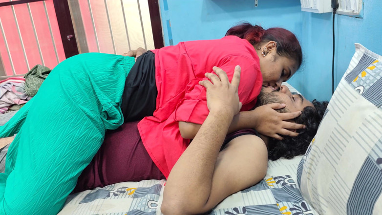 Vaigavarun45: Girl Kissing Boy and Hot Romance