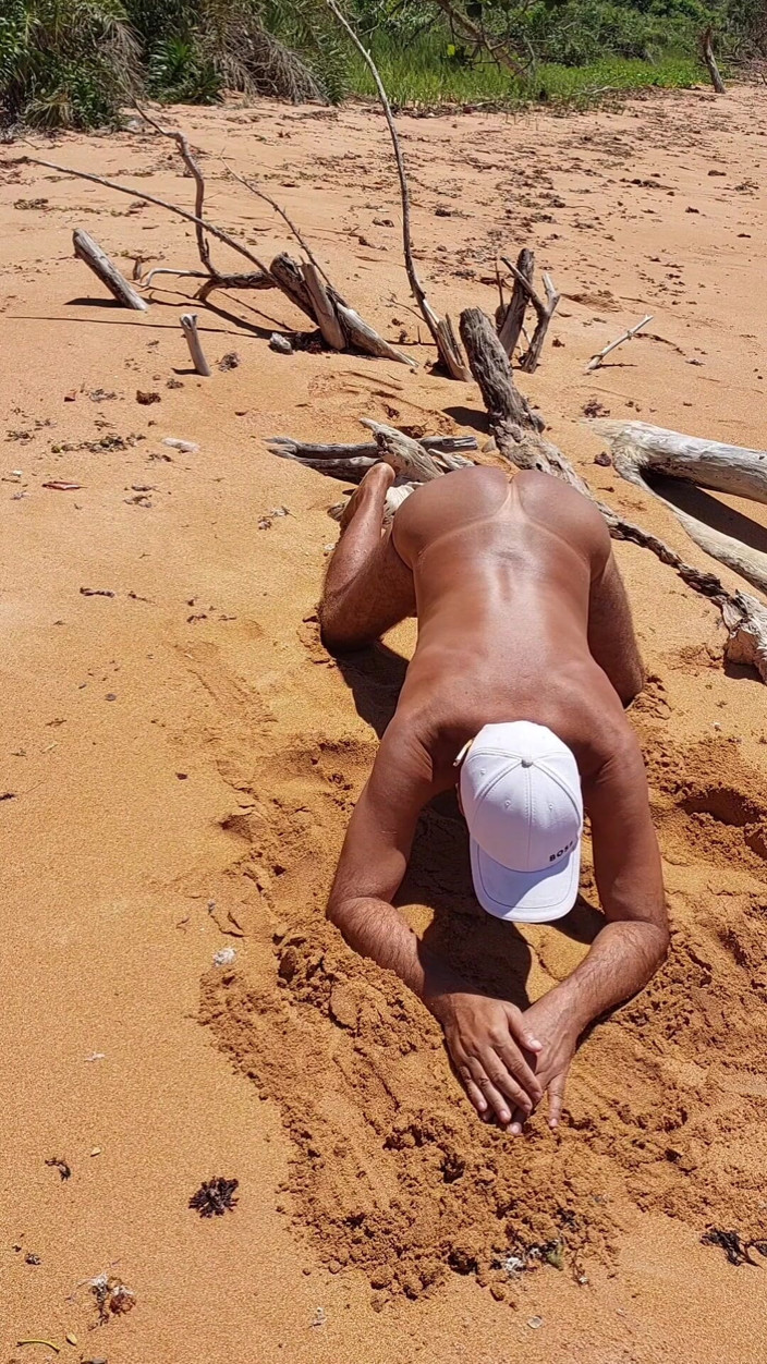 Ladysilvas: Ladysilva am strand, zieht sich aus, was für ein heißer...
