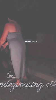 暗い駐車場での公衆のセックス、恥ずかしいマスクをつけて!