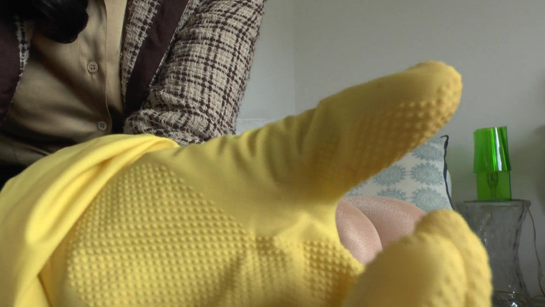 Lady Victoria Valente: At Easter, the Sperm Will Be Pumped Out! Even with...