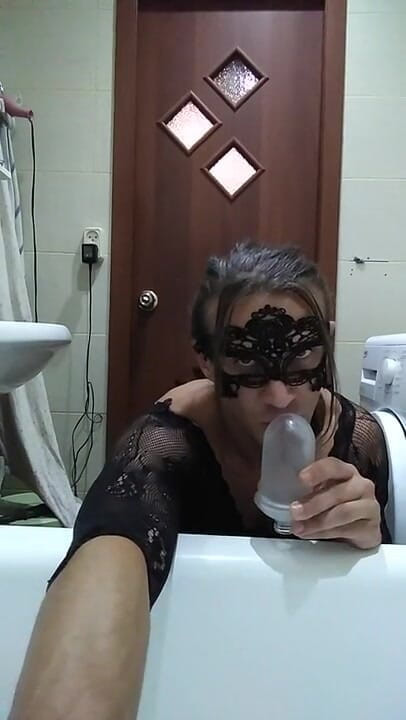 Kira Ass My: Kira गांड चुदाई प्लग खेल रही है