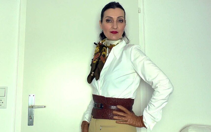 Lady Victoria Valente: Široký těsný pás, část 70