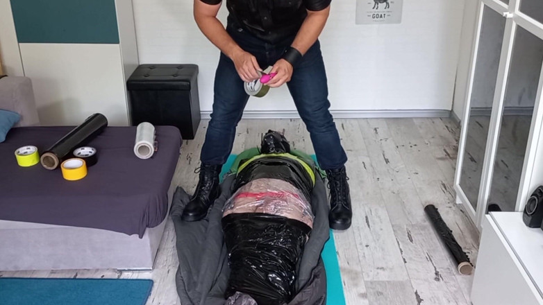 Master Dansan: Enveloppée et excitée