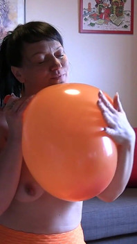 Orange ballong - orange outfit - B2p