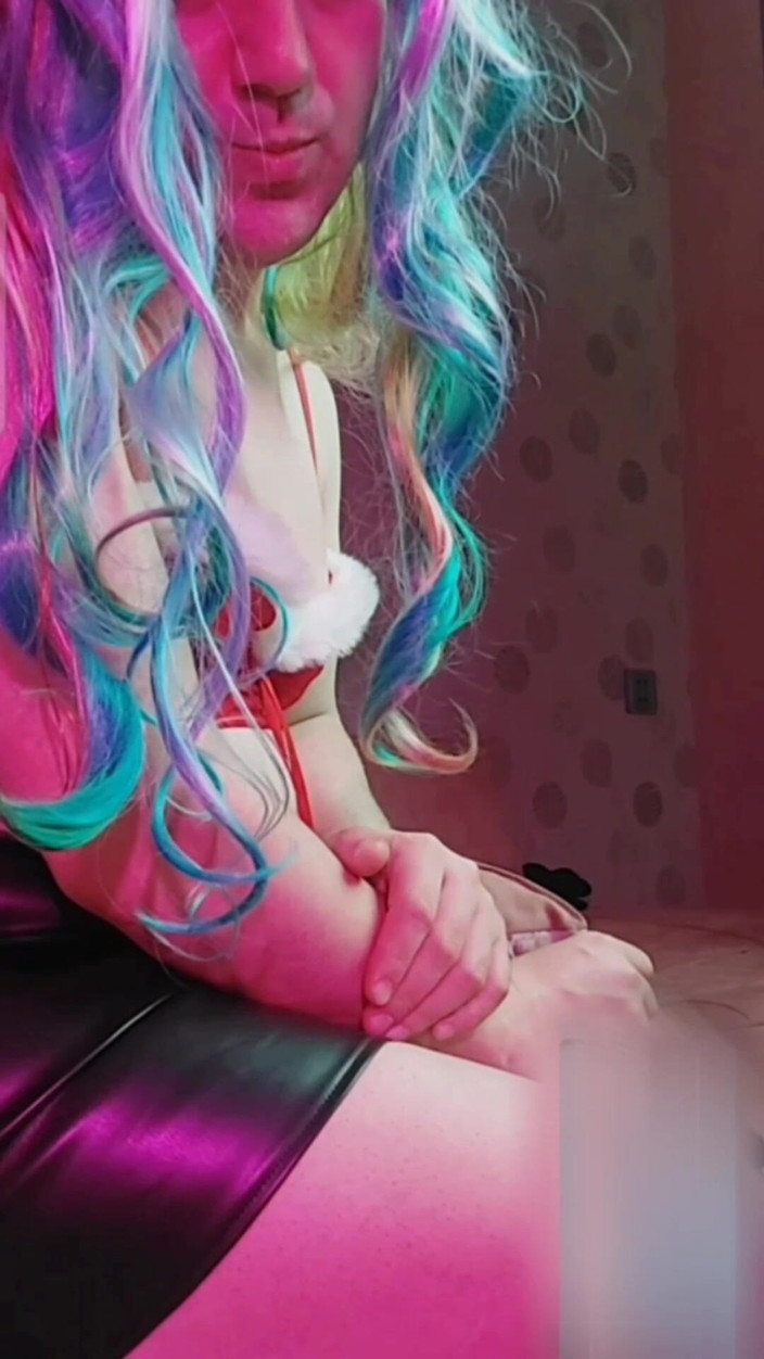 Kitty_Cross: Banci cantik berpakaian beberapa skirt panas pada pantat besarnya