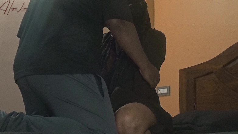 Hope Love: Tôi thích cưỡi con cu to của người làm vườn...