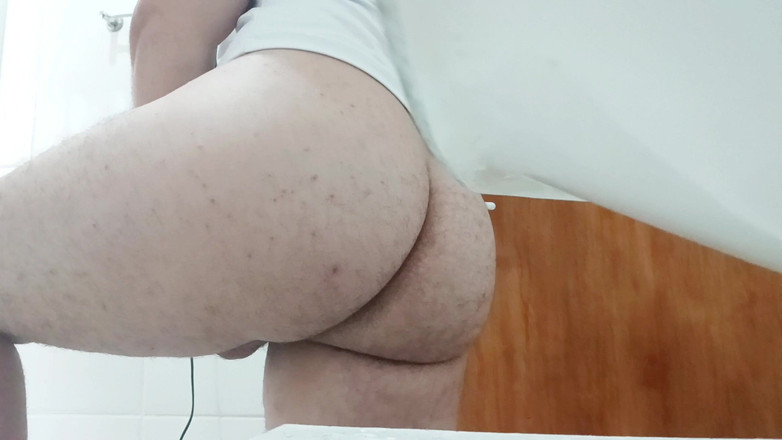 amateurbrazilian: Bạn có thích nhìn thấy cặp mông nóng bỏng của...