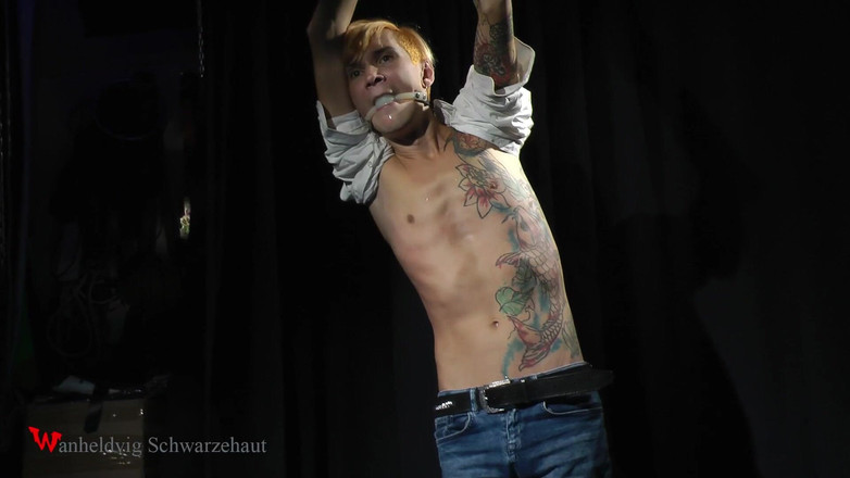 Wanheldvig: Nicky diikat dan digelitik