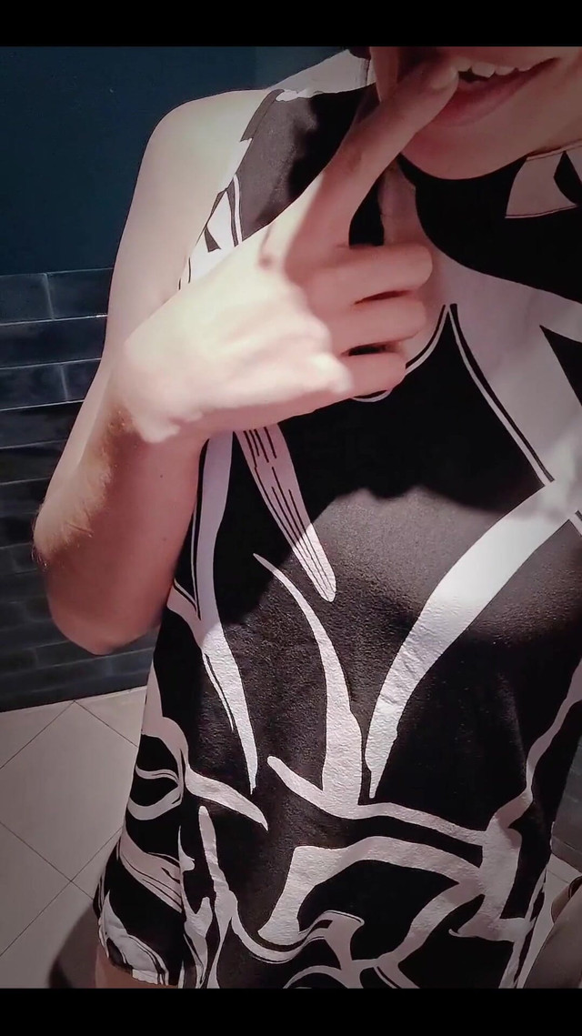 Mirror Mirror on the Wall (Aerie Rei)