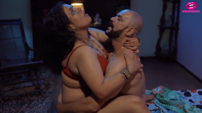 Indianpinklips: Memek sempit tante seksi india selatan dientot habis-habisan sampai mengerang...