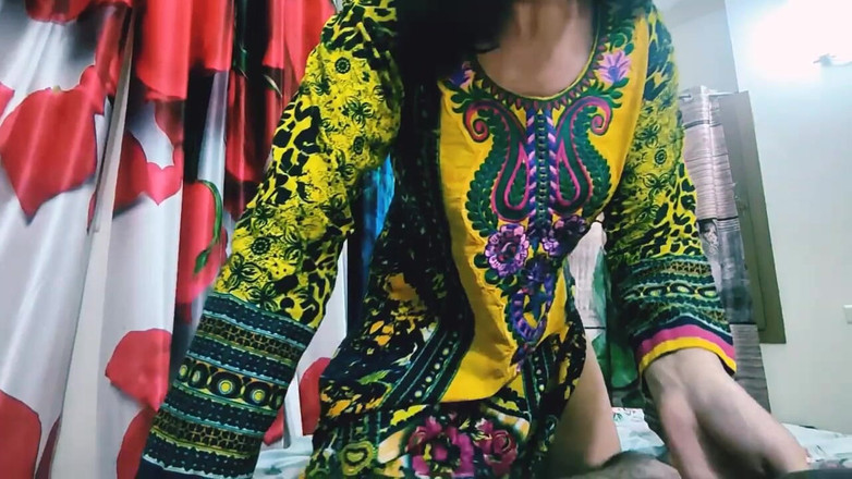 Bolly Karma: Una obbediente ragazza nuova troia sporca