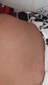 Video completo: Il dildo indiano usa il dildo per il succo di figa dell'orgasmo