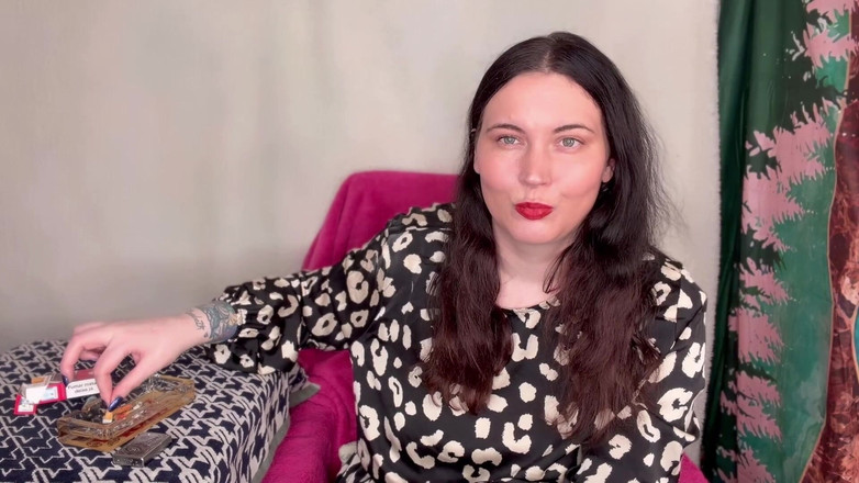 MissFFW: Bayan ffw yazlık elbiseyle sigara içiyor