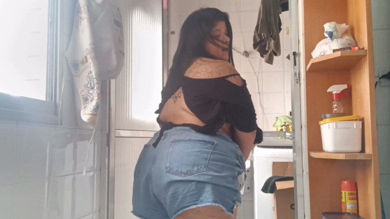 Mary Jhuana: Une BBW pulpeuse dans un moment audacieux de confiance, courbes...