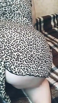 Seksi kitty kostümü büyük götlü büyük memeler