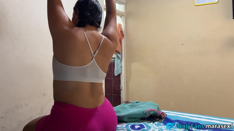 MaRaSexx: Moje nevlastní sestra přijde domů nadržená z posilovny a šukám ji