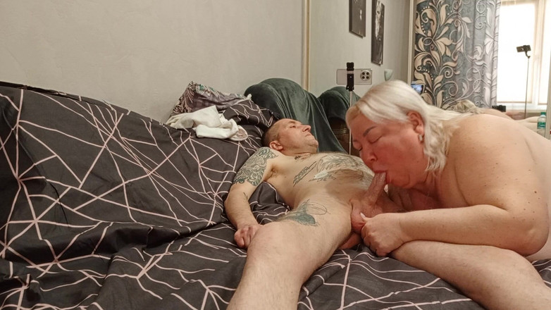 Zona901: Po lodziku spuszczam się w usta mojego sąsiada