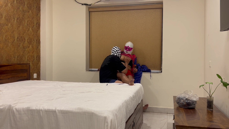 Besharam Jodi: Desi bengali Bhabhi knullade på hennes Besharam skräddarerum i doggy...