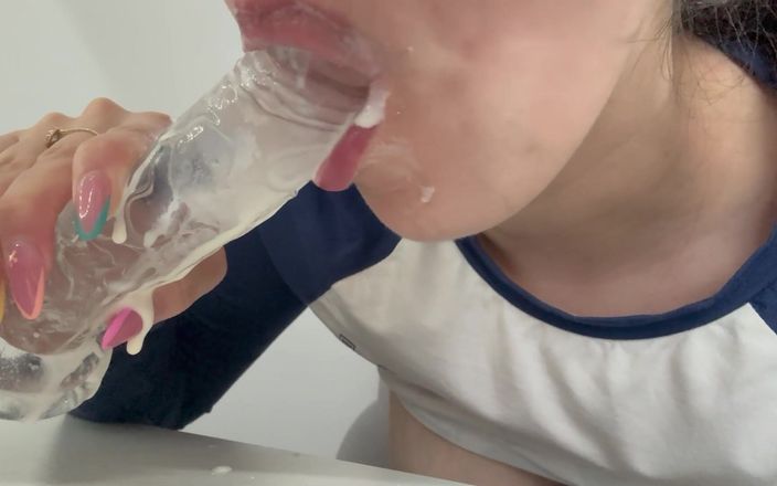 AmayaMori: 義理の姉が私のペニスをしゃぶる方法を教えてくれました、ディルドはとても乳白色で白いクリーミーです