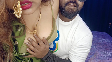 Maya-malik: 今日は義理の姉の別れの日で、義理の両親の家に行く前に一日中私からバングルを買ってくれました。