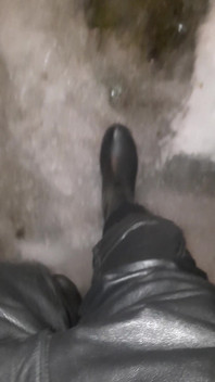 Rubberboots and Leatherpants on Ice