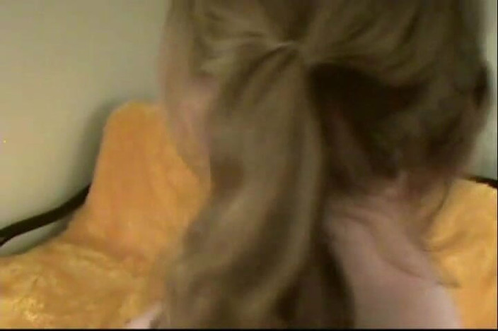 Pantyhose me porn videos: 穿着内衣和连裤袜的海莉斯科特给头交