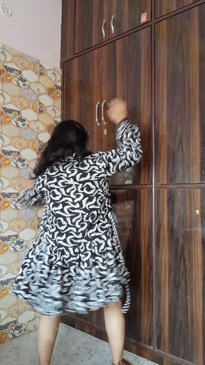 Puja555: Puja Bhabhi Menari