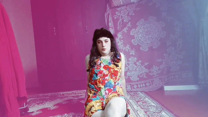 Kitty_Cross: Sheer lace si cewek polos yang lagi asik mainin memeknya