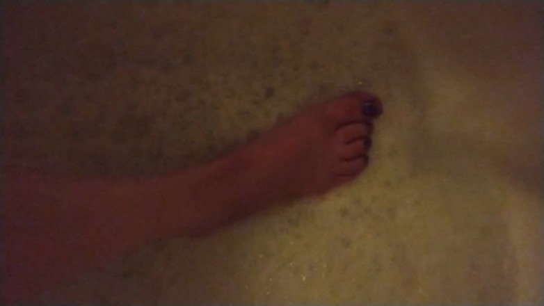 Missy Megz: Fun in the bubbles