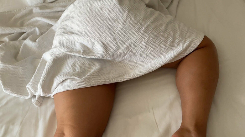 Lux Eva: Macecha a nevlastní syn relaxují v hotelu a šukají