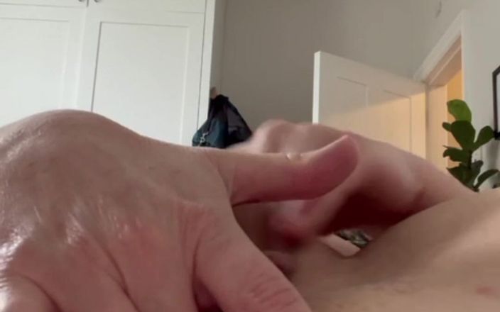 YoungEnglishBBW: Abrindo esfregando meu clitóris dedilhando meu cu
