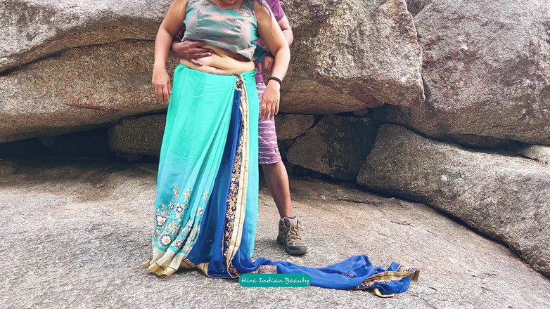Hot 365 Entertainments: Casal indiano romance ao ar livre - Saree Sex - Saree levantado...