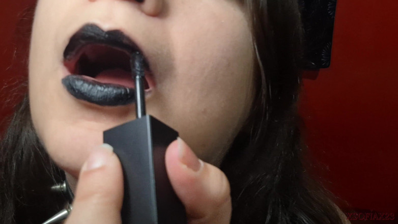 Sofia Nightshade: Trucco rossetto nero