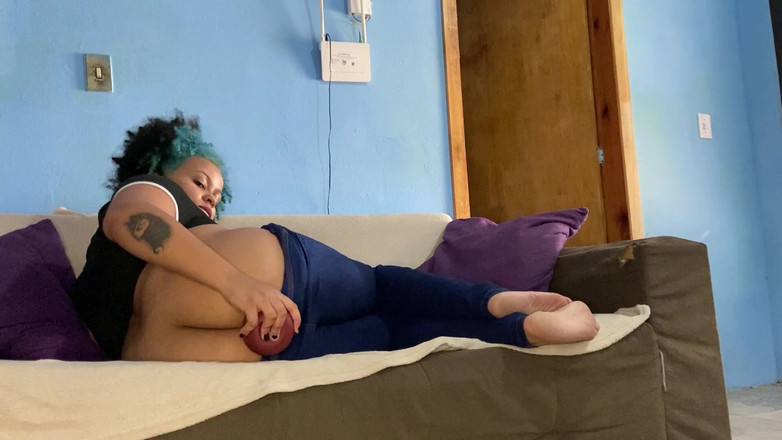 Cutiepiie Chubby: BBW kann nicht aufhören zu und auf jeans zu rülpsen