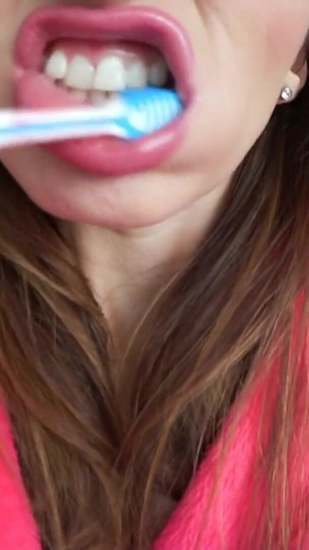 Rapid toothbrushing (Sophia Smith UK)